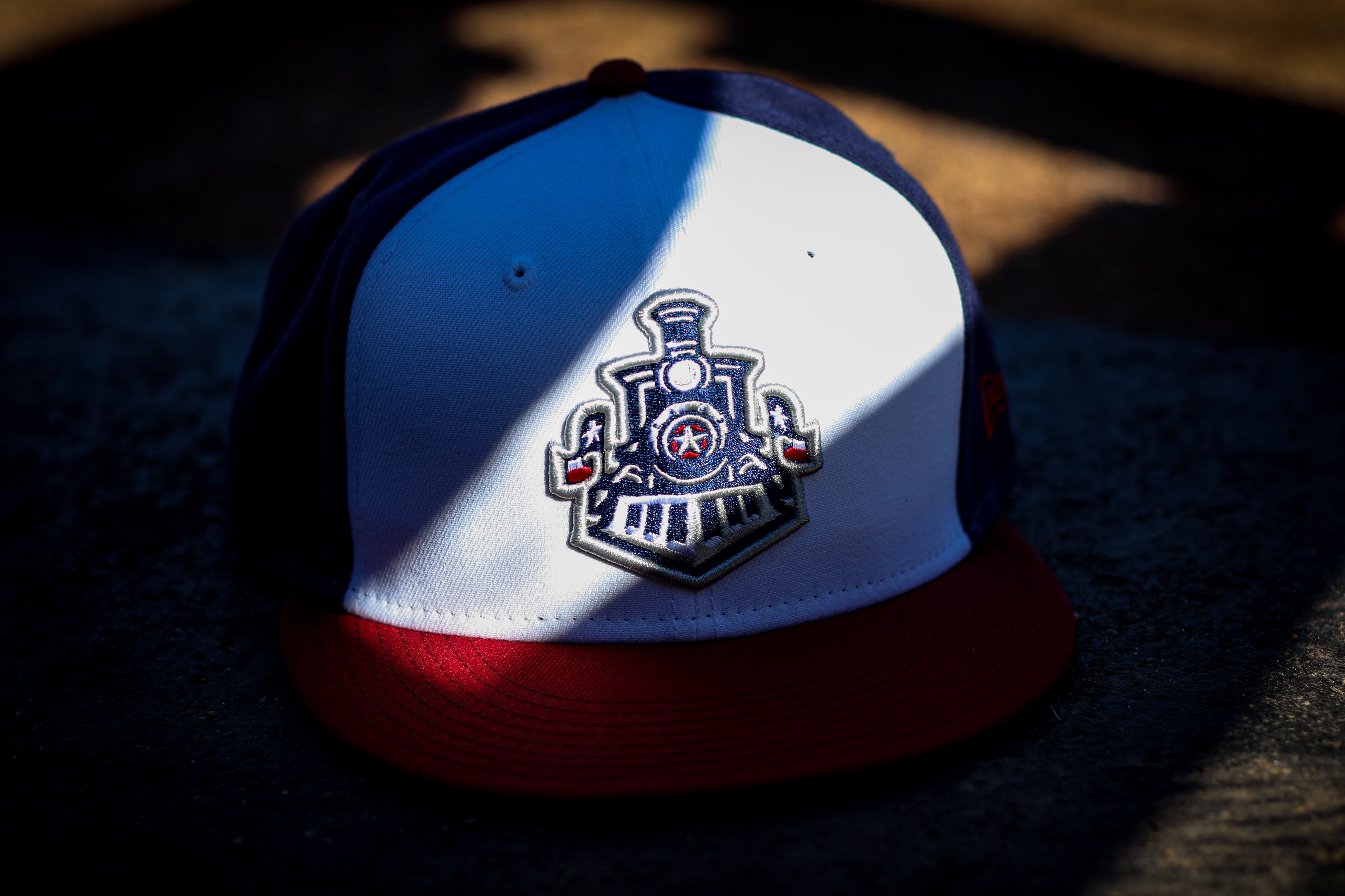 NEW ERA ROAD OF ROUND ROCK EXPRESS FITTED HAT(ROYAL BLUE) – So Fresh  Clothing